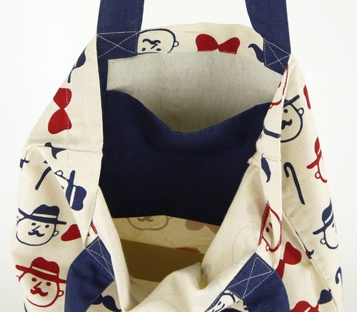 A4サイズのトートバッグ 内ポケット付き ラインダニエル 画像