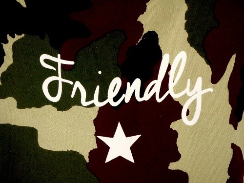 A4サイズのトートバッグ 内ポケット付き カモ柄 画像