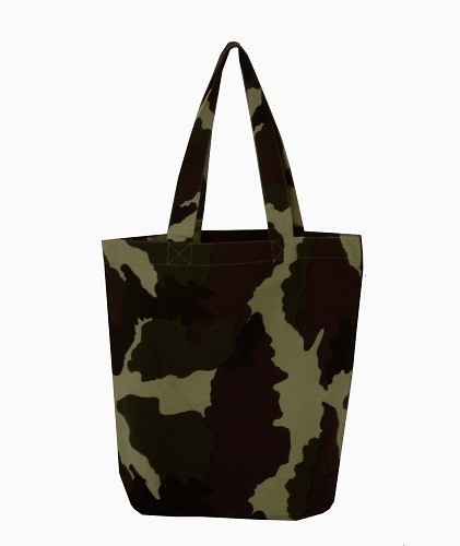 A4サイズのトートバッグ 内ポケット付き カモ柄 画像