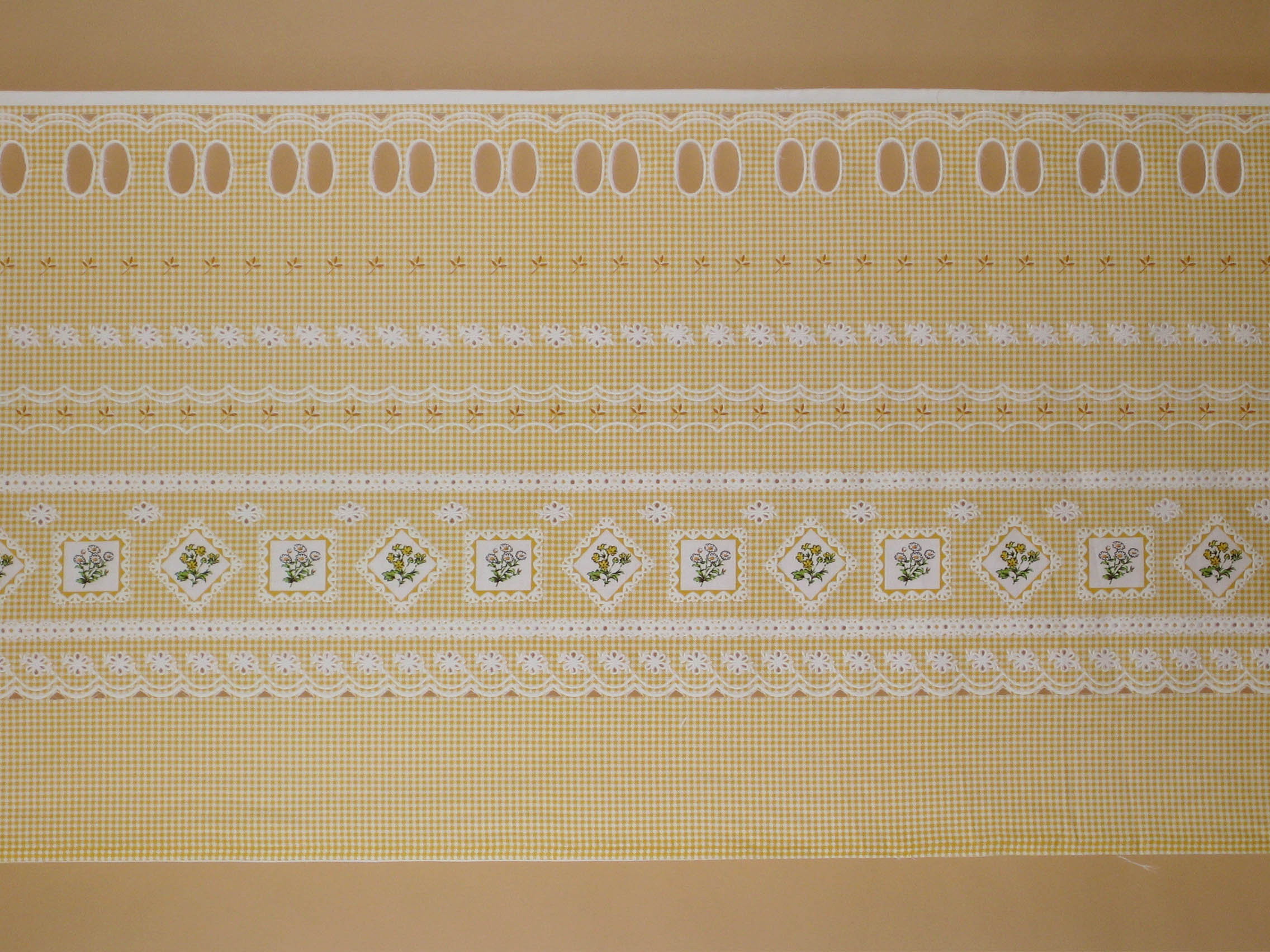 カフェロール　小花イエロー 全体画像