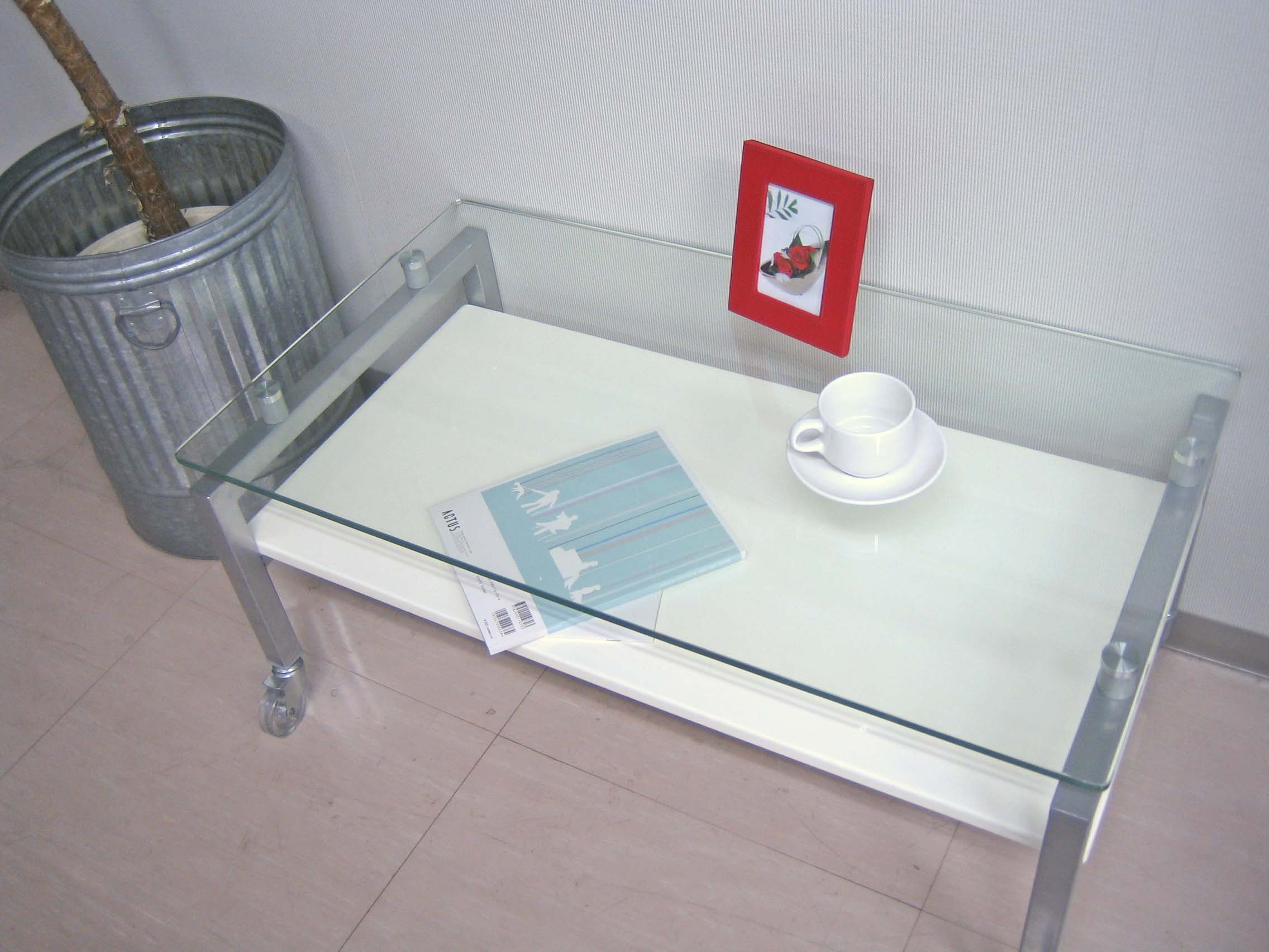 リビングテーブル　ＧＷＨ 画像