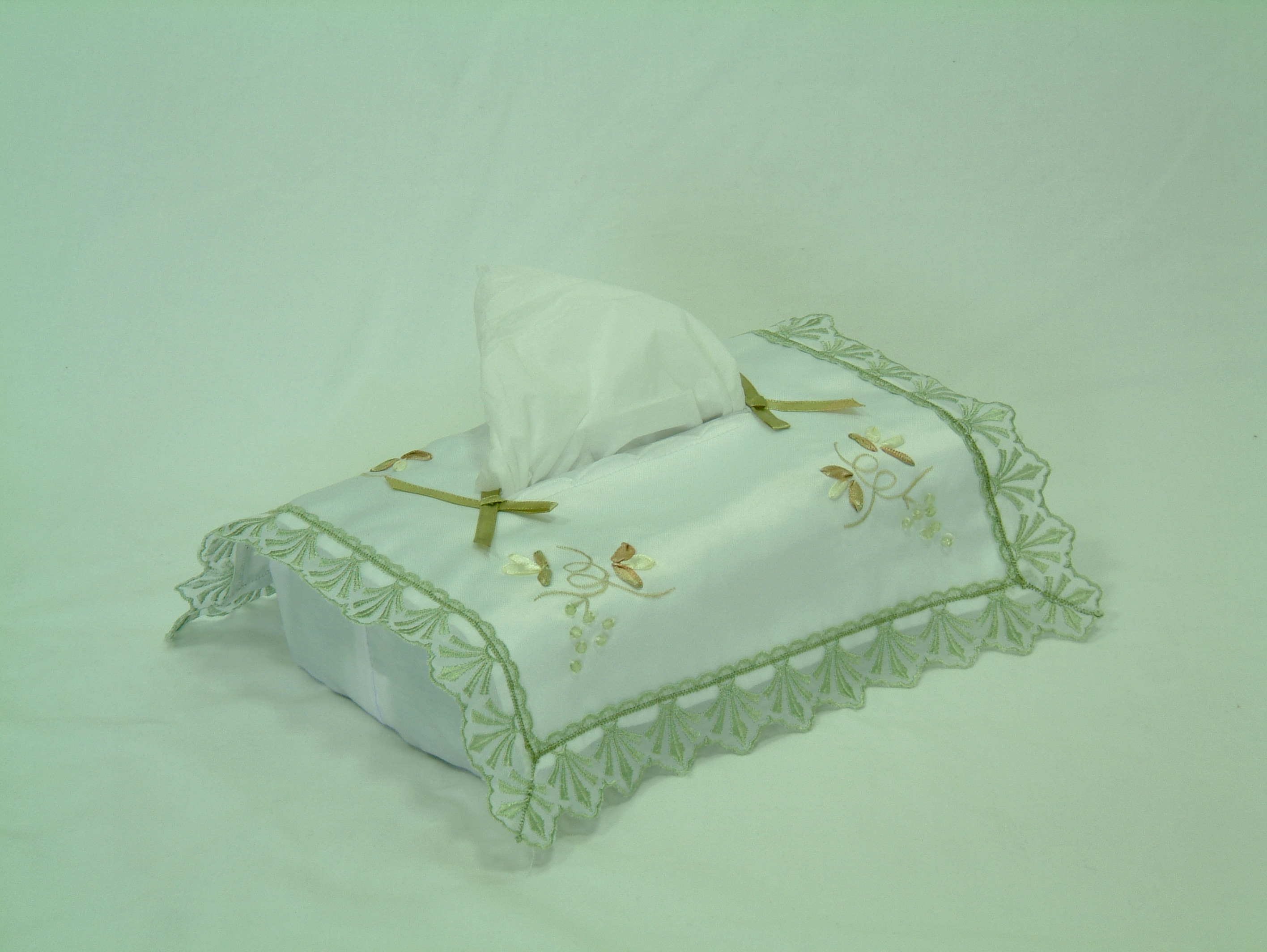 レースティッシュカバー 全体画像